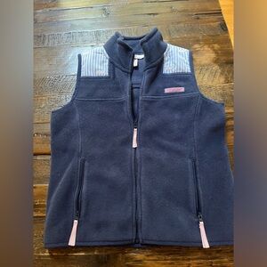 Girls Vineyard Vines fleece vest. Size small (7/8)